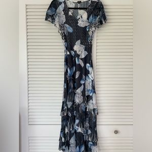 Beautiful Komarov v-neck tiered dress